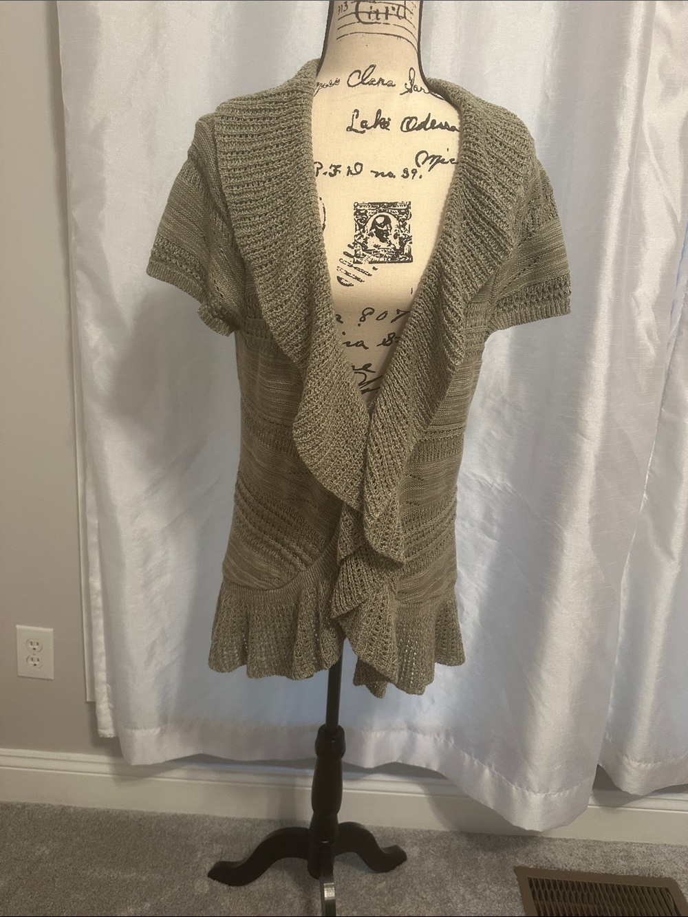 Women's Short-Sleeve Knit Cardigan Sweater